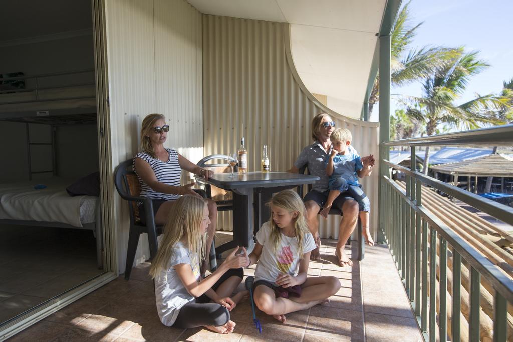 Ningaloo Reef Resort คอรัลเบย์ ภายนอก รูปภาพ
