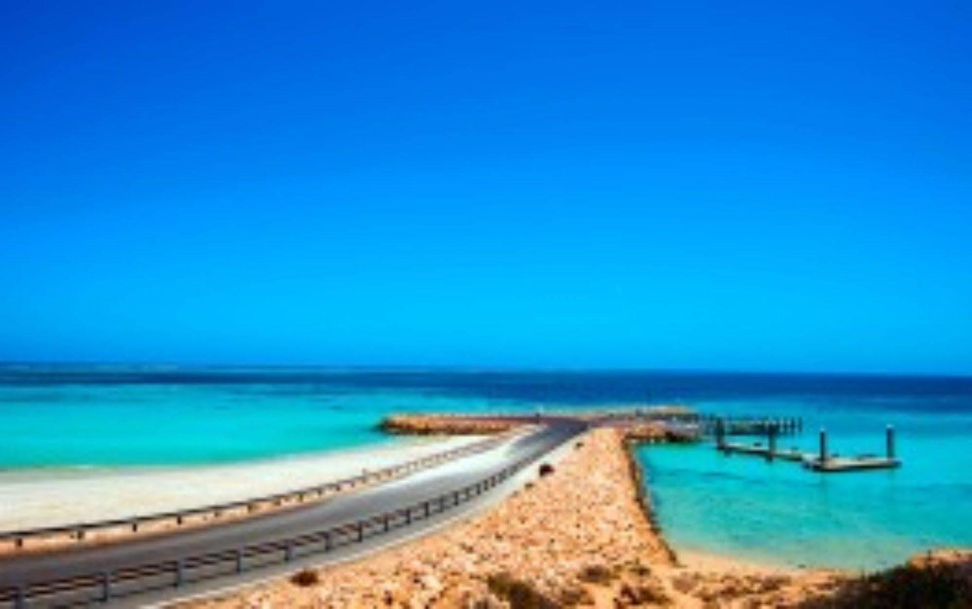 Ningaloo Reef Resort คอรัลเบย์ ภายนอก รูปภาพ