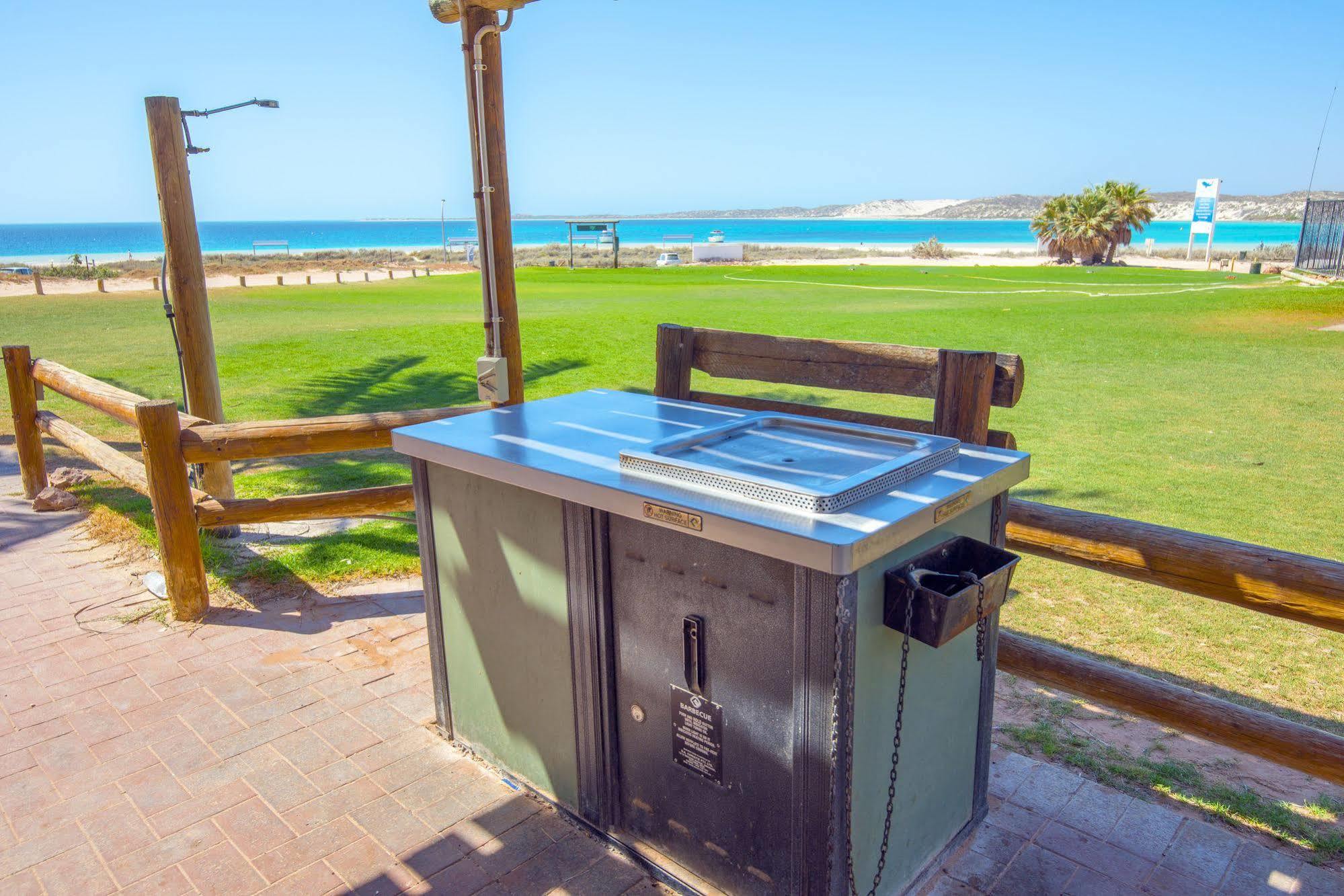 Ningaloo Reef Resort คอรัลเบย์ ภายนอก รูปภาพ