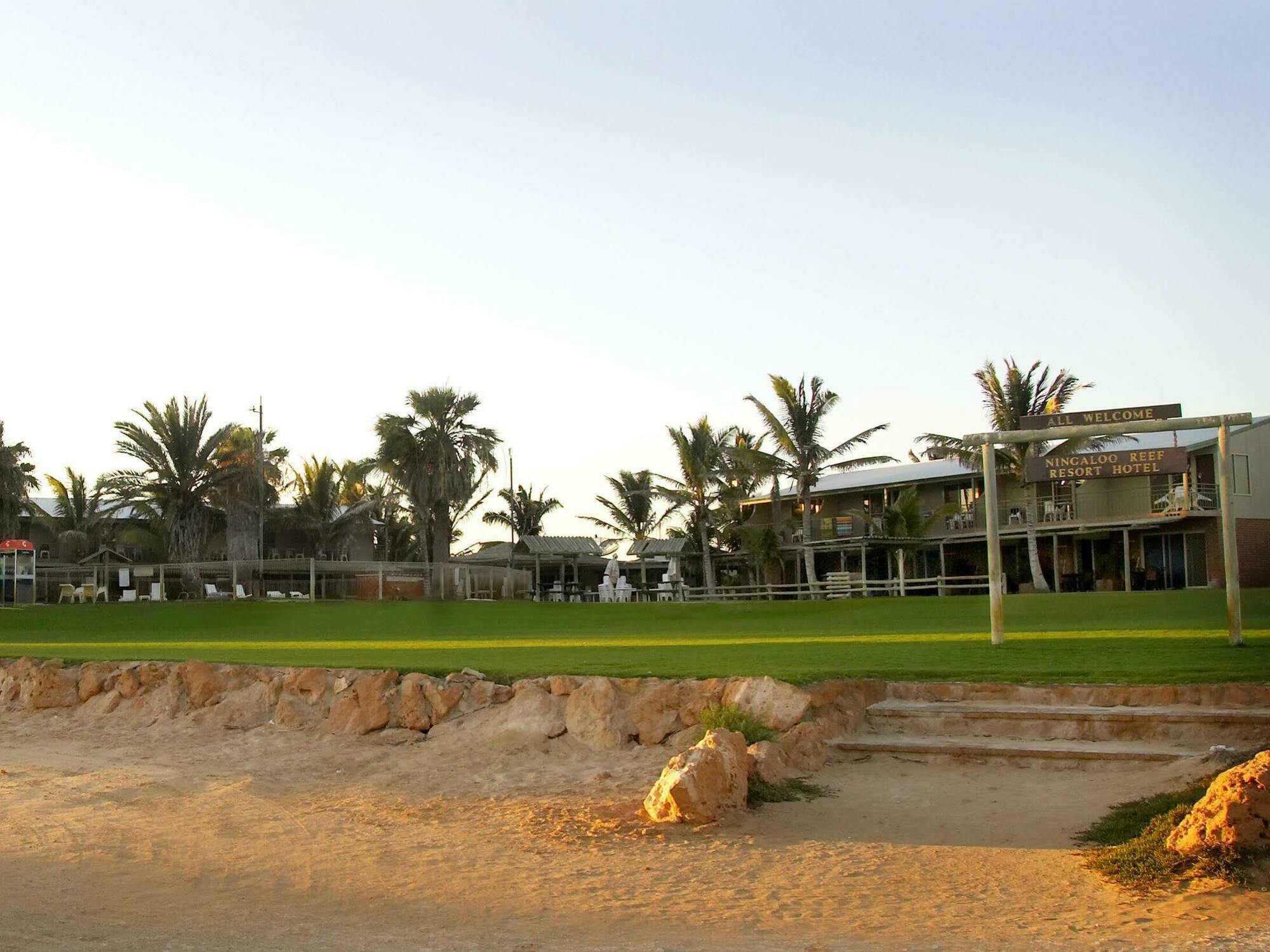 Ningaloo Reef Resort คอรัลเบย์ ภายนอก รูปภาพ